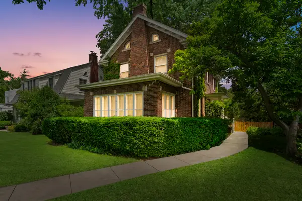 938 Fair Oaks Avenue, Oak Park, IL 60302