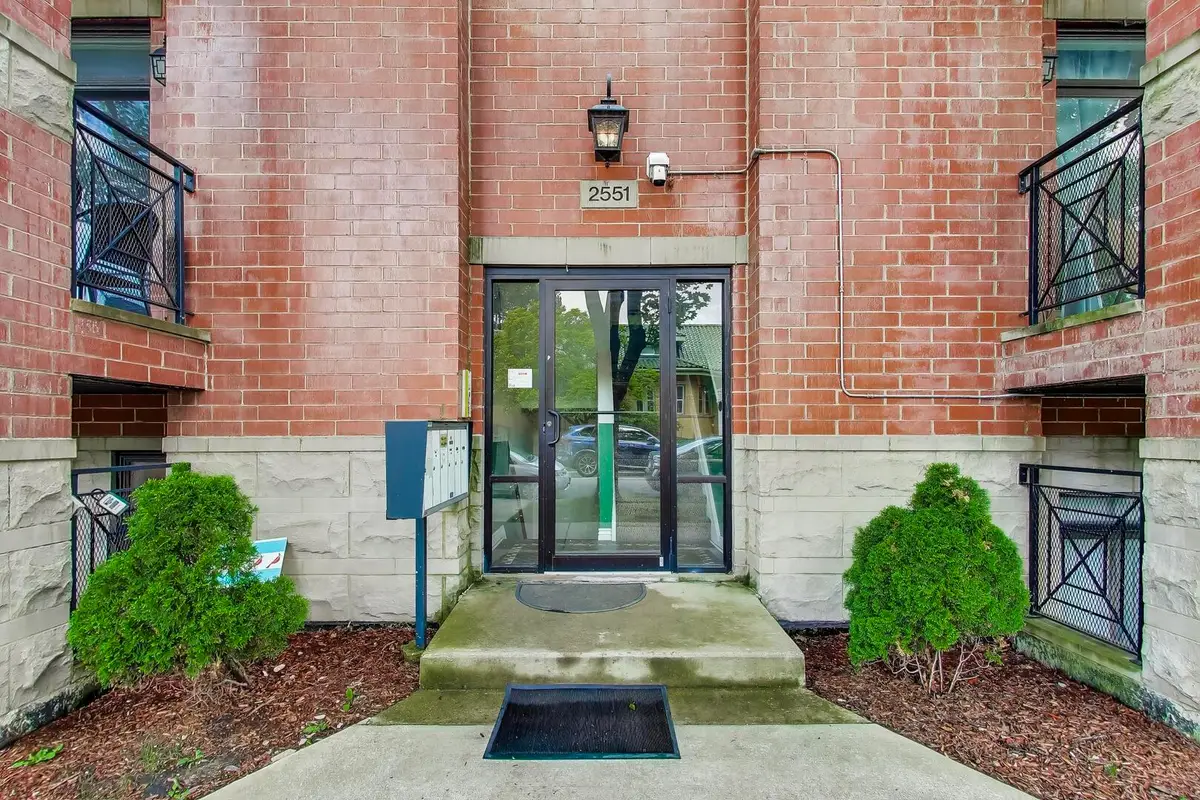 2551 W Arthur Avenue #1W, Chicago, IL 60645 - #1