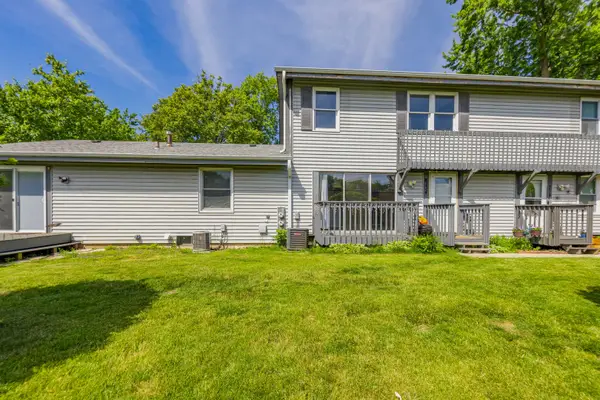 234 Dakota Court #B, Bolingbrook, IL 60440