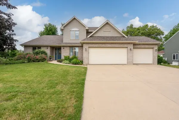 915 Pleasant Hill Drive, De Witt, IA 52472