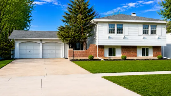 1360 Devonshire Lane, Hoffman Estates, IL 60169