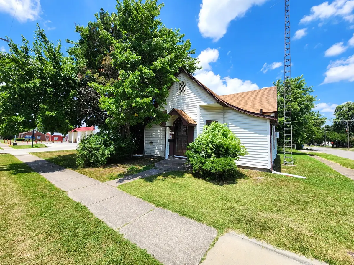 909 E Main Street, West Frankfort, IL 62896 - #1