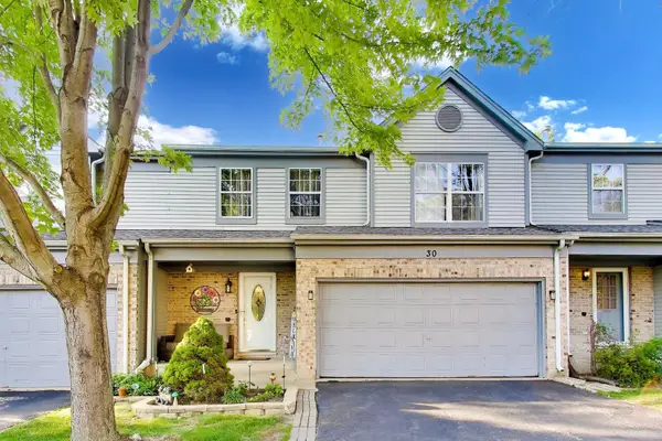 30 Oxford Court, Algonquin, IL 60102