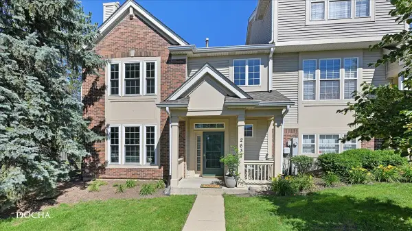 2637 N Greenwood Place #2637, Arlington Heights, IL 60004