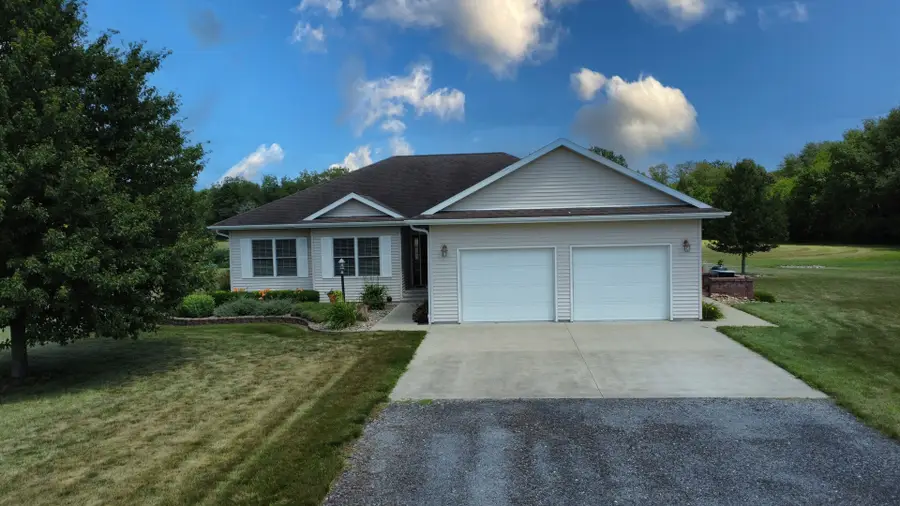 1646 N 2050 East Road, Watseka, IL 60970 - #2