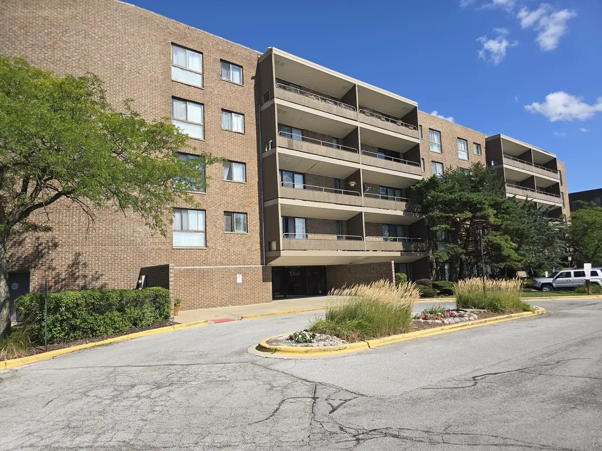 7 E Carriageway Drive #214, Hazel Crest, IL 60429 - #1