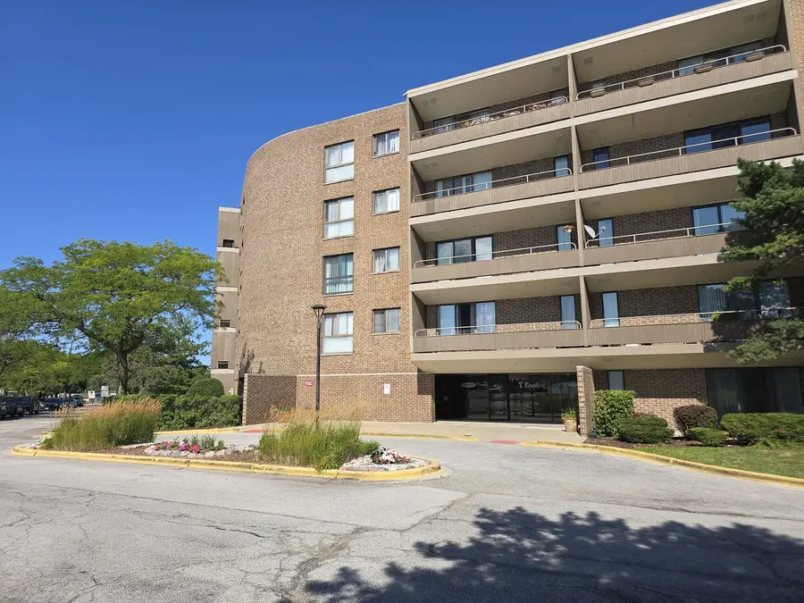 7 E Carriageway Drive #214, Hazel Crest, IL 60429 - #2