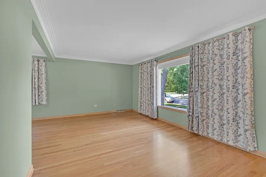 9804 S Springfield Avenue, Evergreen Park, IL 60805 - #3