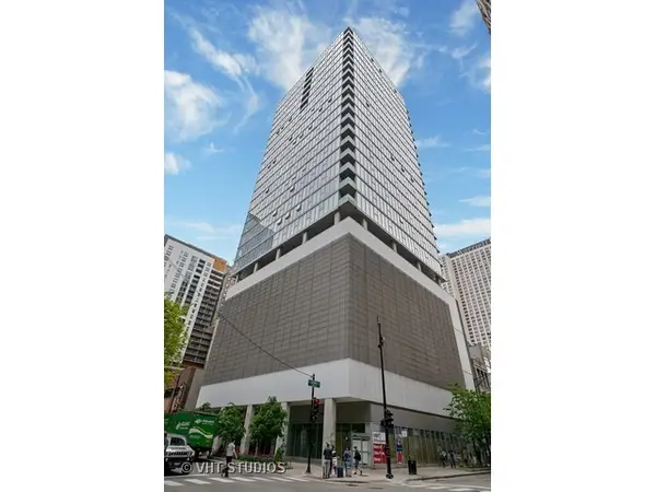 550 N St Clair Street #2002, Chicago, IL 60611