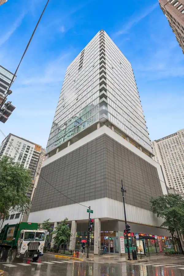 550 N St Clair Street #2105, Chicago, IL 60611