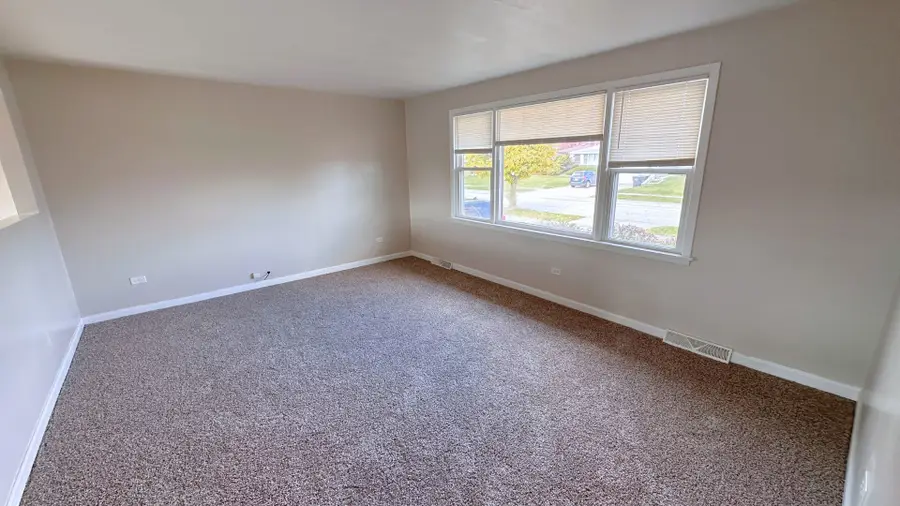 1325 E 168th Place, South Holland, IL 60473 - #2