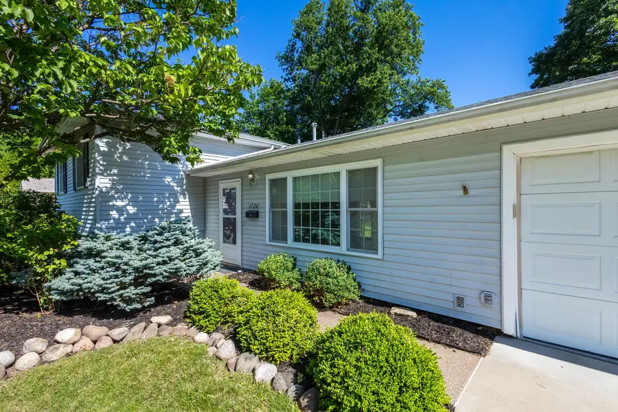 1720 Elmwood Avenue, Bettendorf, IA 52722 - #2