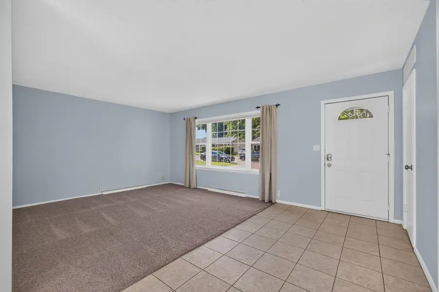 1720 Elmwood Avenue, Bettendorf, IA 52722 - #3
