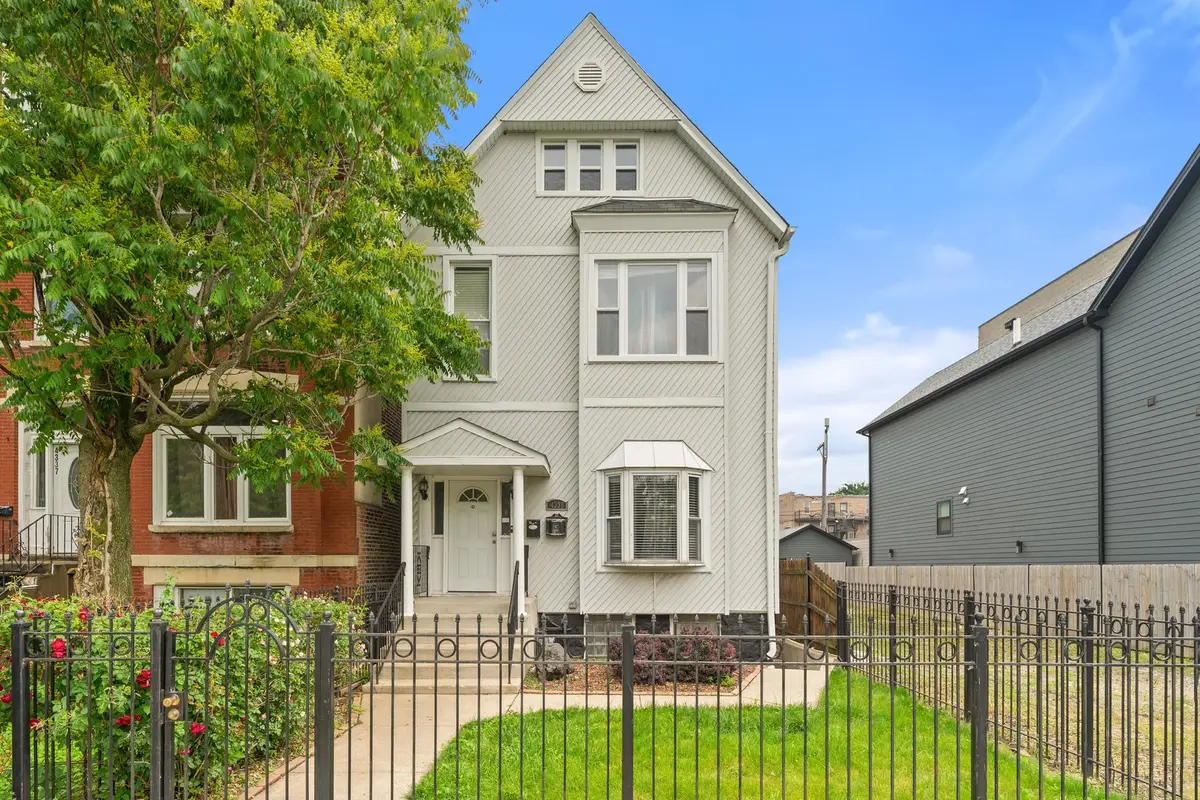 4339 S Indiana Avenue, Chicago, IL 60653 - #1