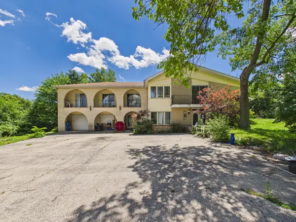 94 Old Creek Road, Palos Park, IL 60464