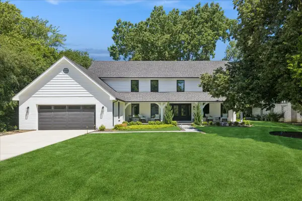 1436 Lawrence Avenue, Lake Forest, IL 60045