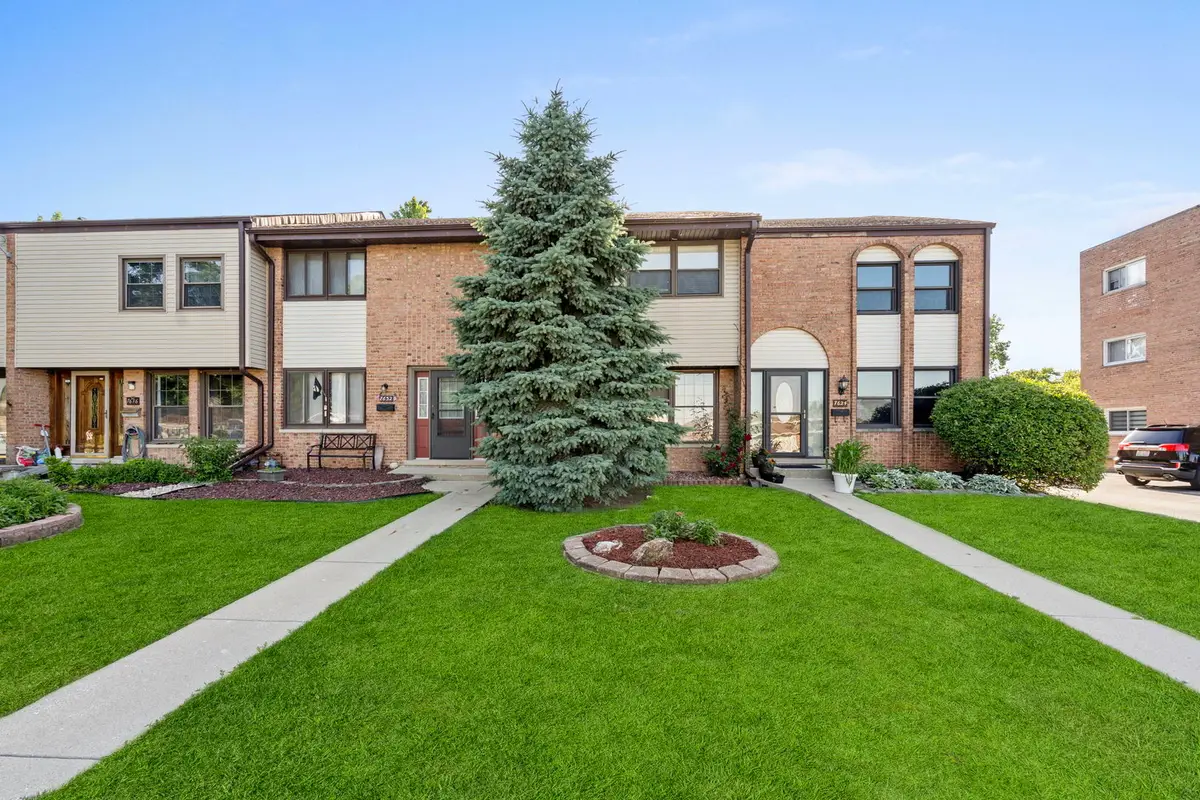 7628 S 88 Avenue #15, Justice, IL 60458 - #1