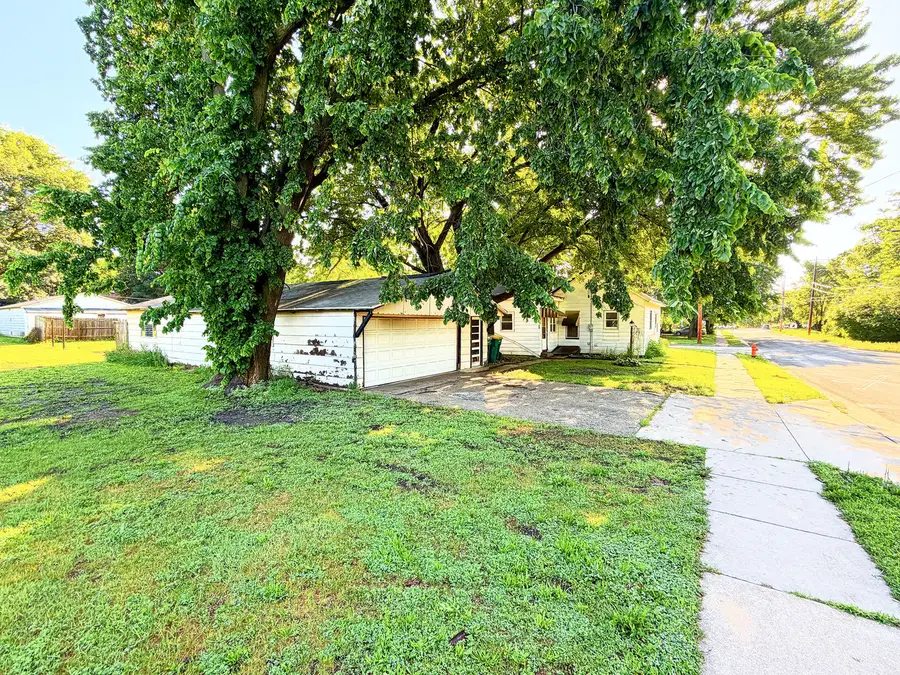 1402 N Sterling Street, Streator, IL 61364 - #3
