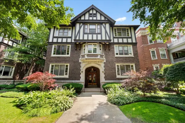 1633 Hinman Avenue #1, Evanston, IL 60201