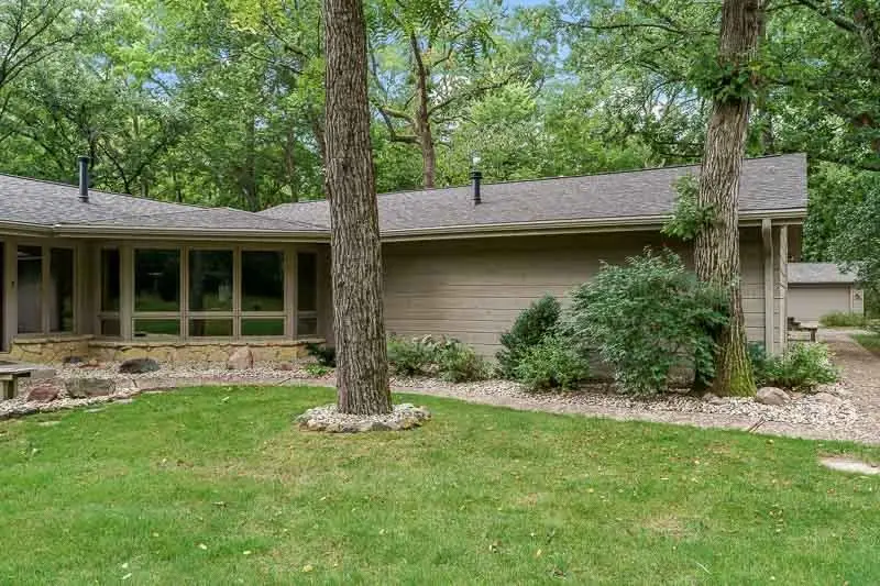 11206 Havens Wood Road, Roscoe, IL 61073 - #2