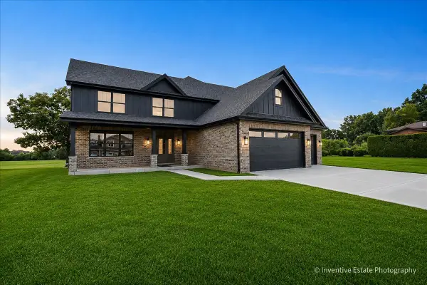 15610 S 82 Avenue, Orland Park, IL 60467