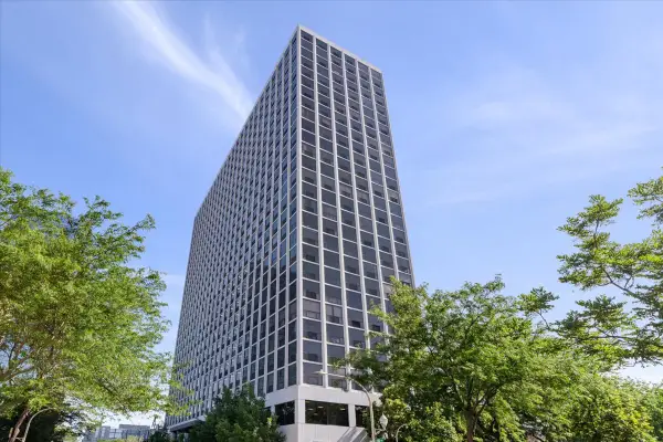 4343 N Clarendon Avenue #2304, Chicago, IL 60613