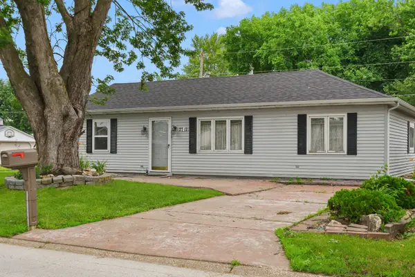 2712 W 67th Street, Davenport, IA 52806