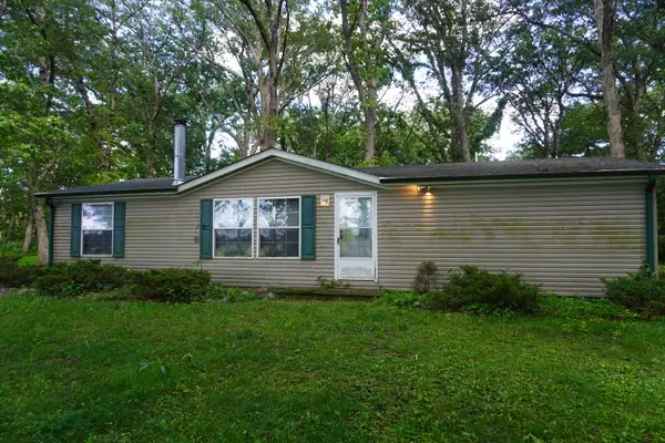16405 E 3500n Road, Momence, IL 60954