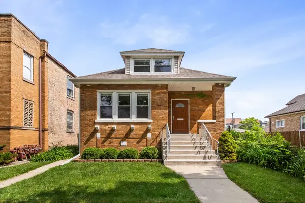 5654 W Cornelia Avenue, Chicago, IL 60634