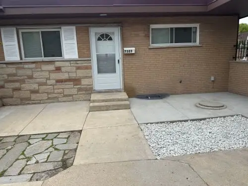 7323 N Damen Avenue, Chicago, IL 60645 - #1