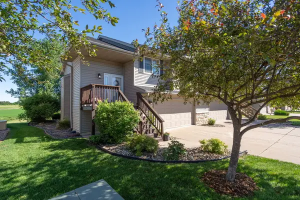 1636 E Lomar Street, Eldridge, IA 52748