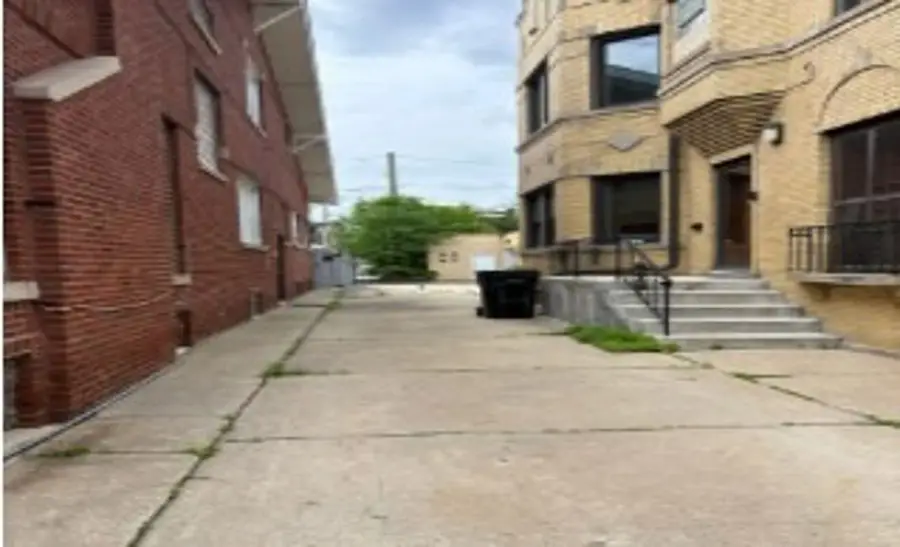 7310 S Constance Avenue, Chicago, IL 60649 - #3