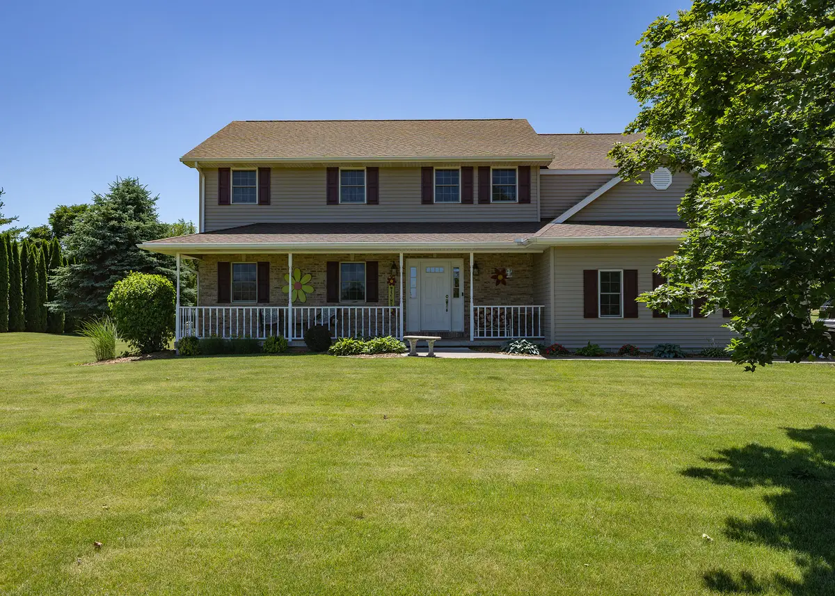 881 Pheasant Run Road, Clinton, IA 52732 - #1