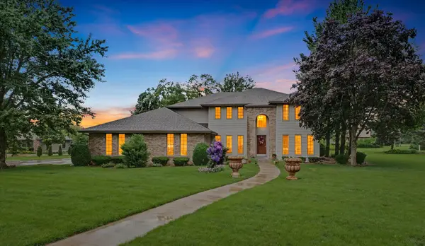 402 Holly Ridge Court, St. Joseph, IL 61873