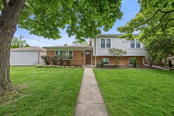 939 Long Road, Glenview, IL 60025