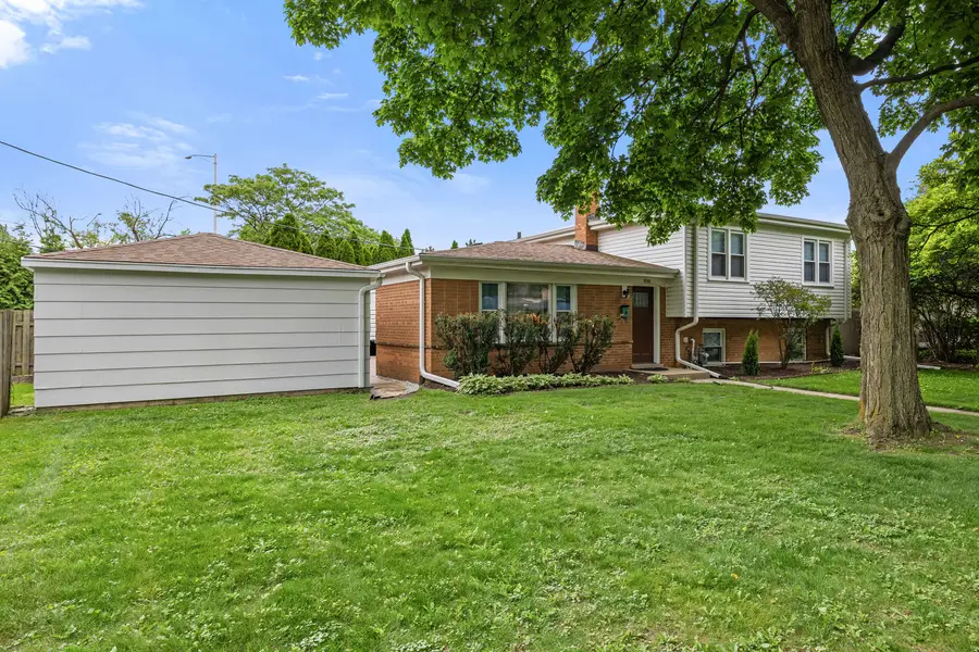 939 Long Road, Glenview, IL 60025 - #2