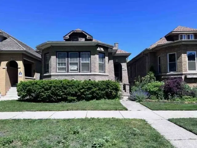 6725 N Rockwell Street, Chicago, IL 60645 - #2