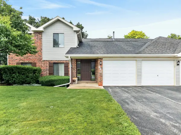 842 N Cross Creek Drive #A1, Roselle, IL 60172