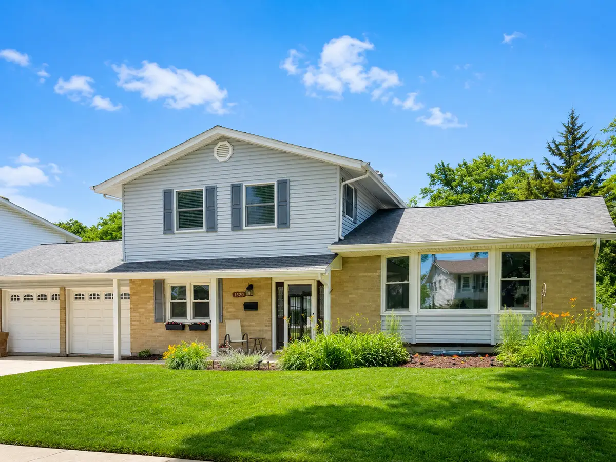 1320 E Sanborn Drive, Palatine, IL 60074 - #1