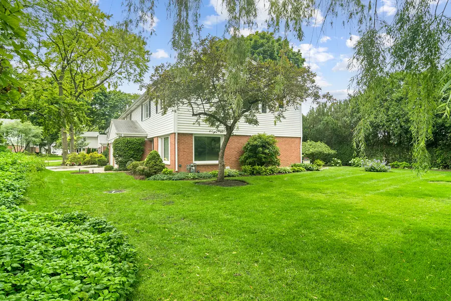 123 N Peartree Lane, Arlington Heights, IL 60004 - #3