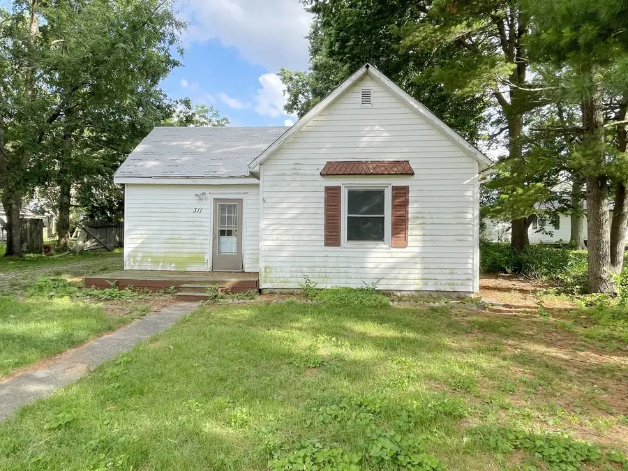 311 W Church Street, Sadorus, IL 61872 - #2