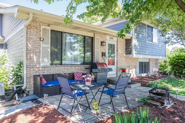 6282 Kit Carson Drive #6282, Hanover Park, IL 60133
