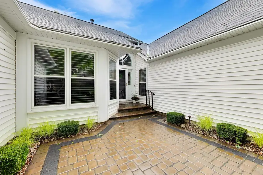 1605 Crowfoot Circle S, Hoffman Estates, IL 60169 - #2