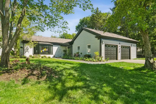 4643 Lake Point Circle, Long Grove, IL 60047
