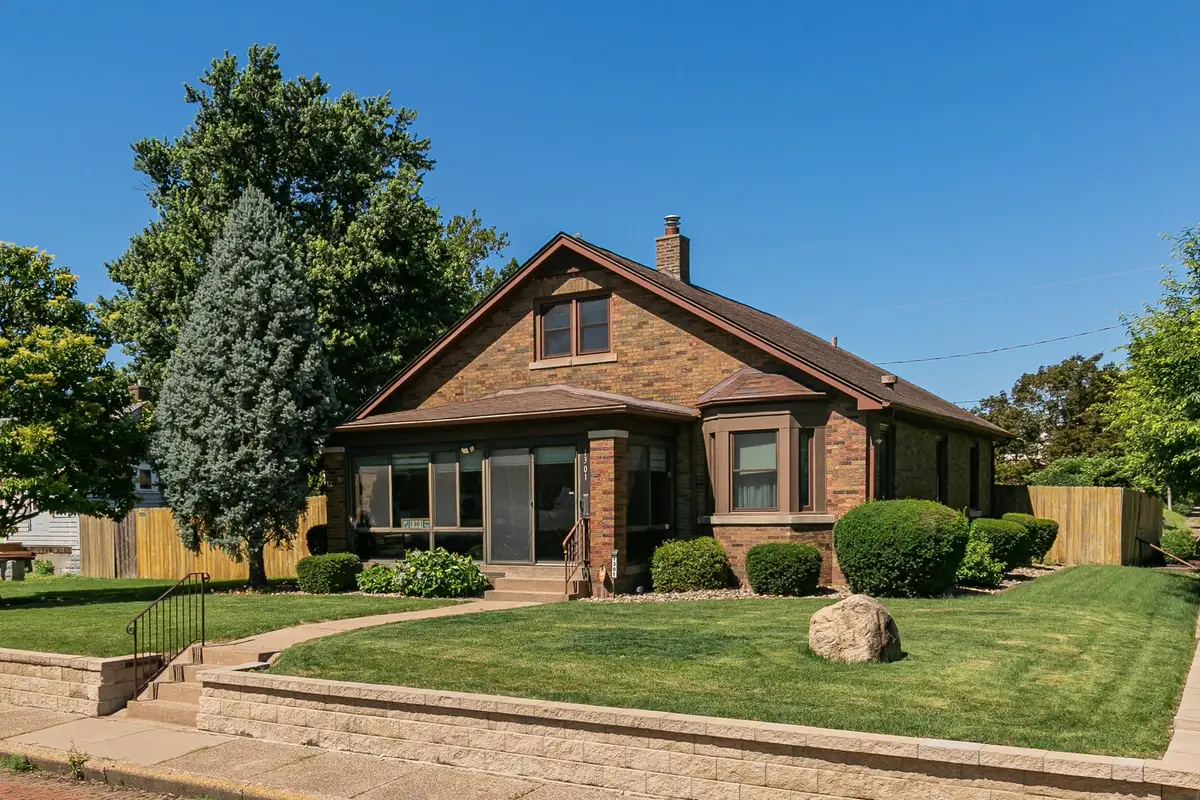 1301 15th Street A Street, Moline, IL 61265 - #1