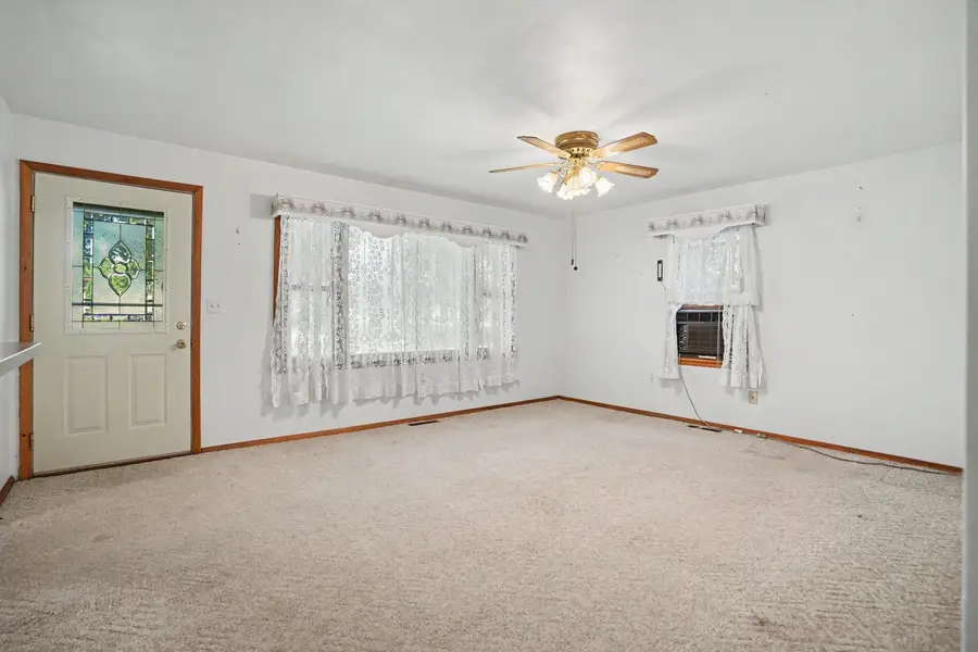227 S 14th Street, Le Claire, IA 52753 - #3
