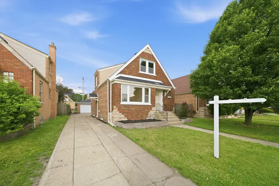 10910 S Avenue L, Chicago, IL 60617 - #2