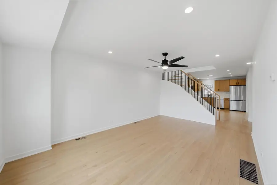 10910 S Avenue L, Chicago, IL 60617 - #3