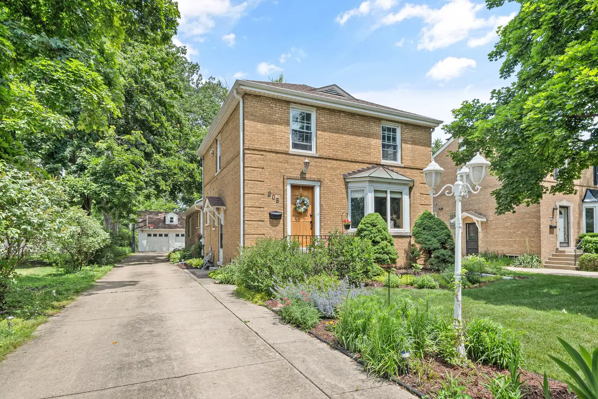 208 Parkview Road, Riverside, IL 60546 - #1