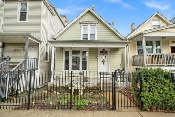 4208 S Artesian Avenue, Chicago, IL 60632